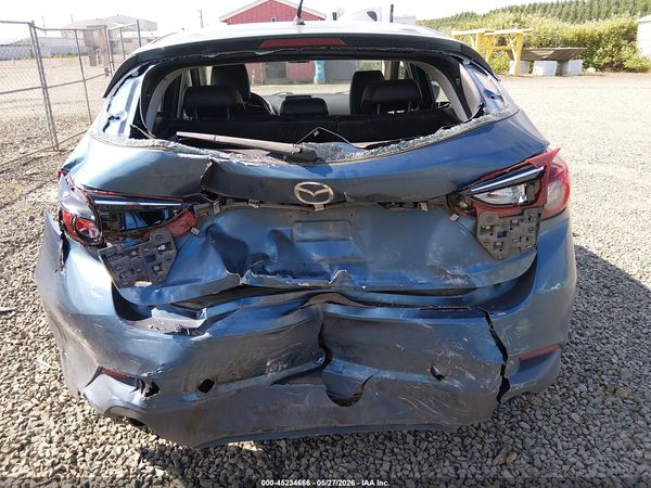 2017 MAZDA MAZDA3 TOURING