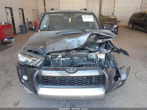 2017 TOYOTA 4RUNNER SR5