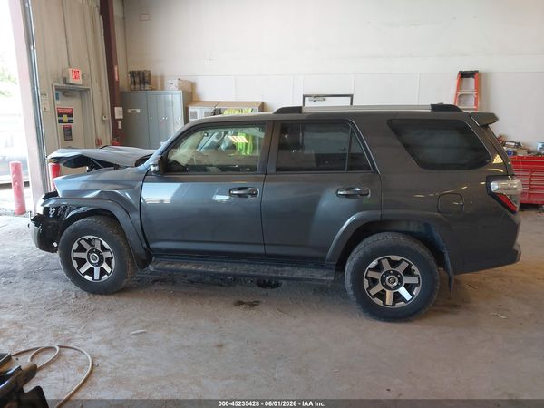 2017 TOYOTA 4RUNNER SR5