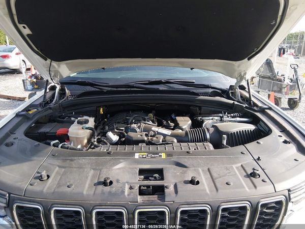 2023 JEEP GRAND CHEROKEE LAREDO 4X2