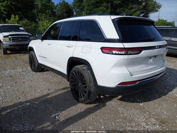 2023 JEEP GRAND CHEROKEE LAREDO 4X2