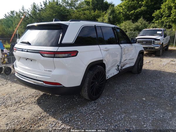 2023 JEEP GRAND CHEROKEE LAREDO 4X2