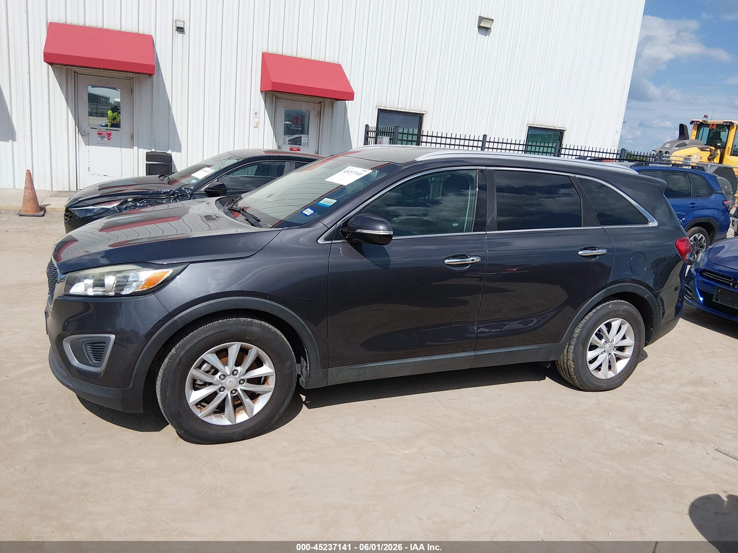 2017 KIA SORENTO 2.4L LX