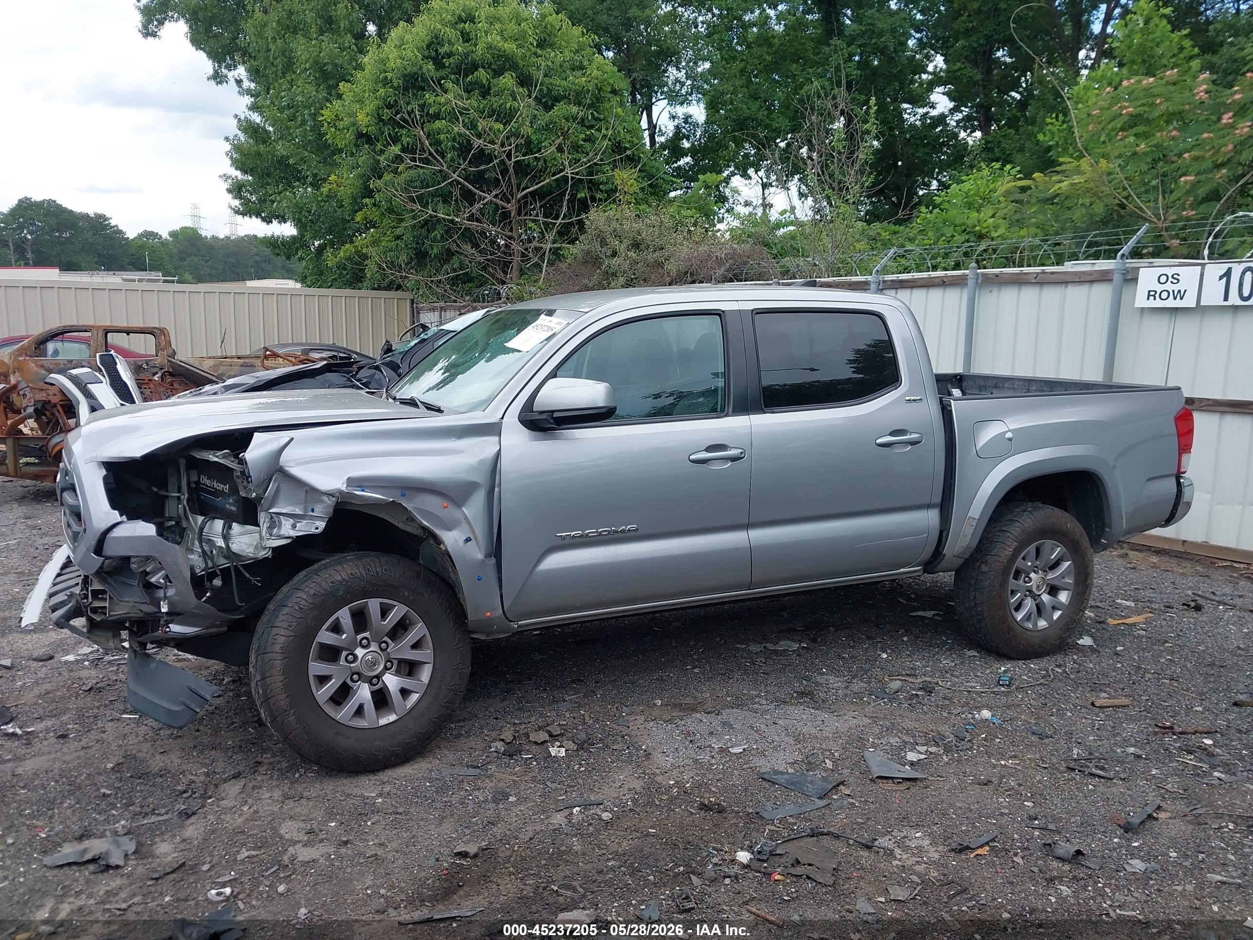 2016 TOYOTA TACOMA SR5