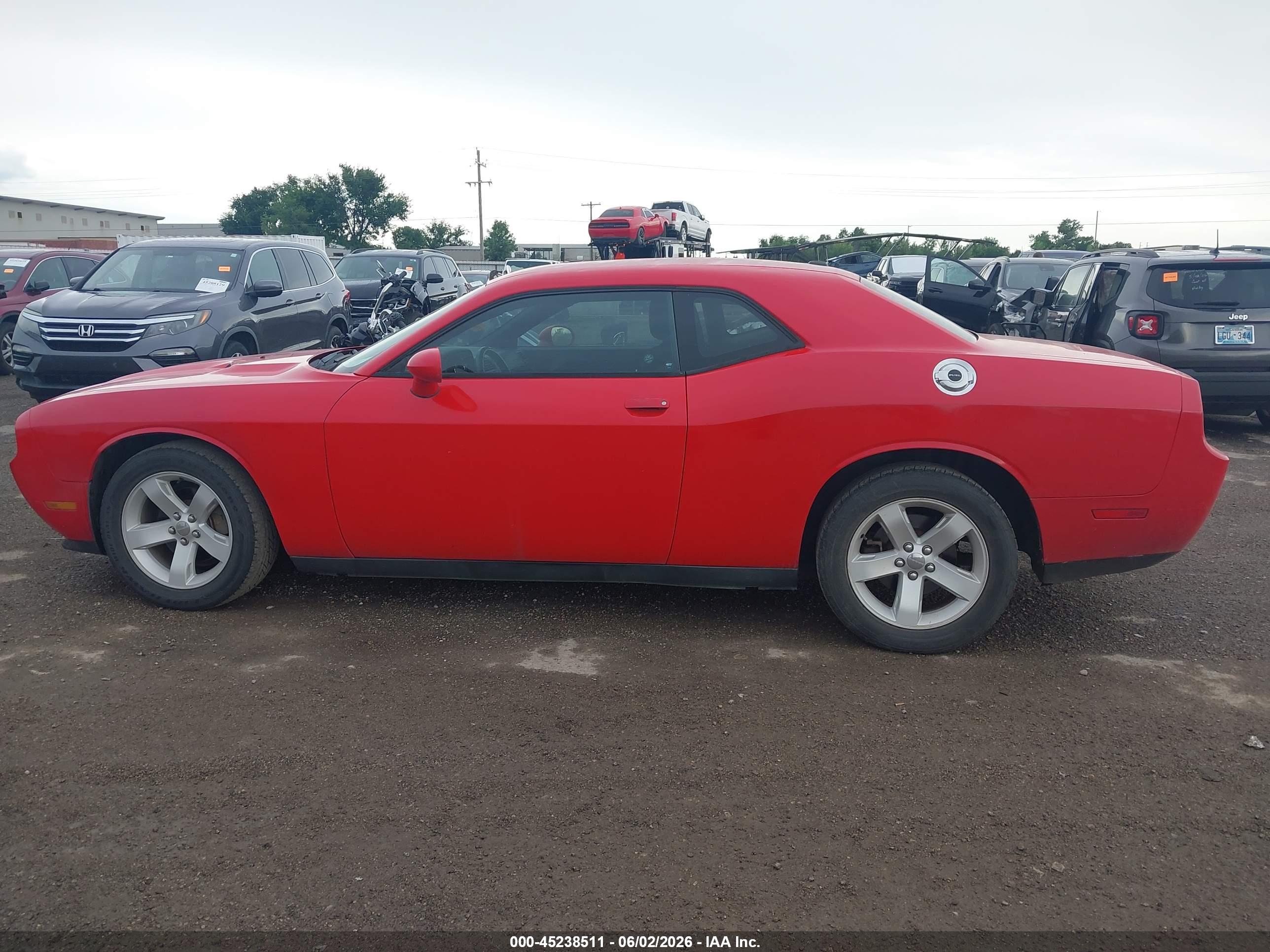 2014 DODGE CHALLENGER SXT