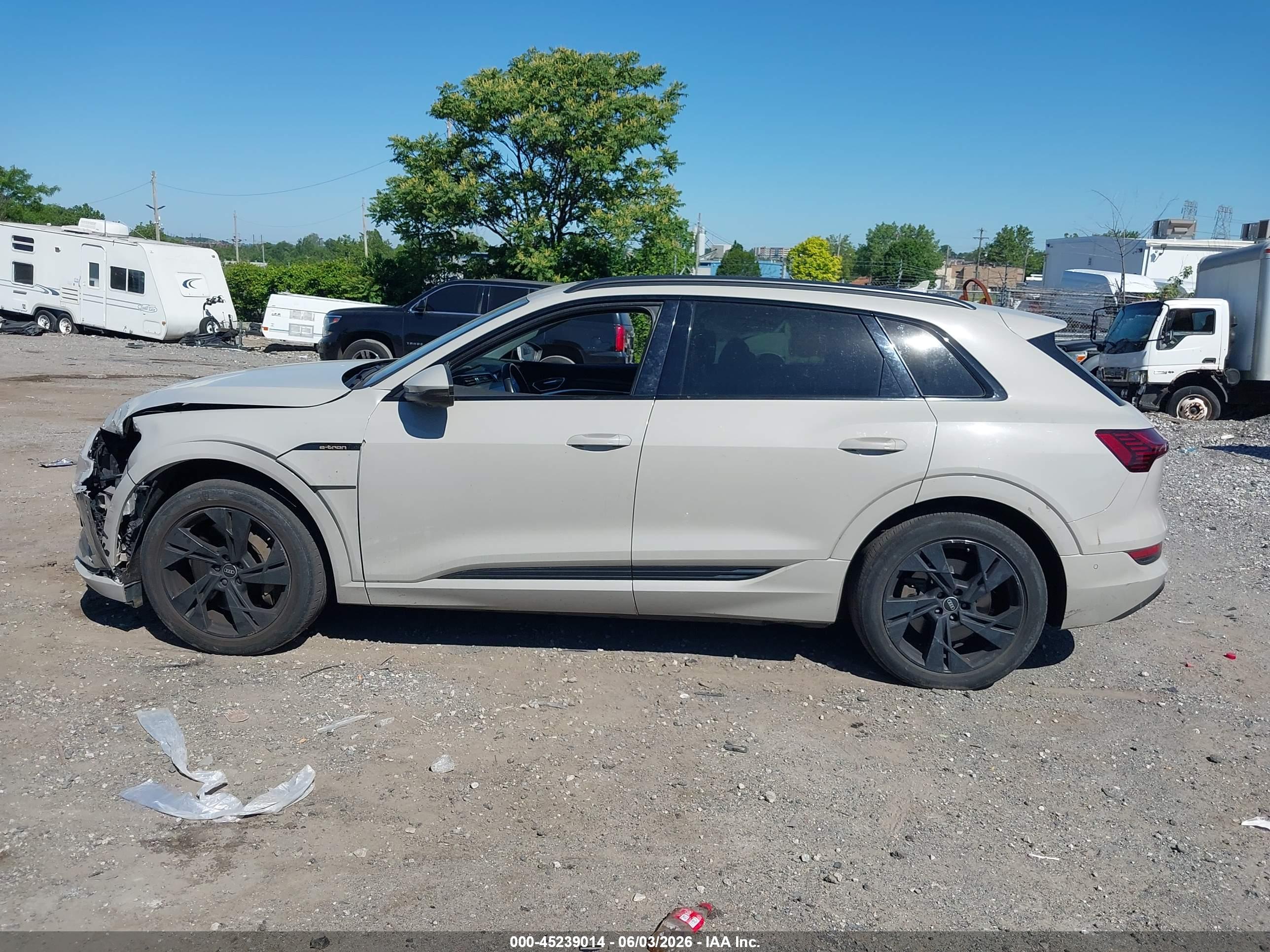 2021 AUDI E-TRON PREMIUM QUATTRO