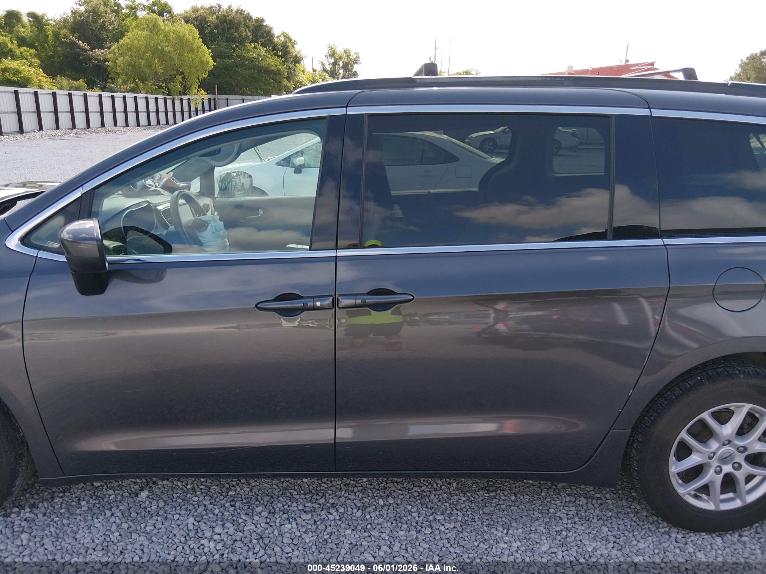 2021 CHRYSLER VOYAGER LXI