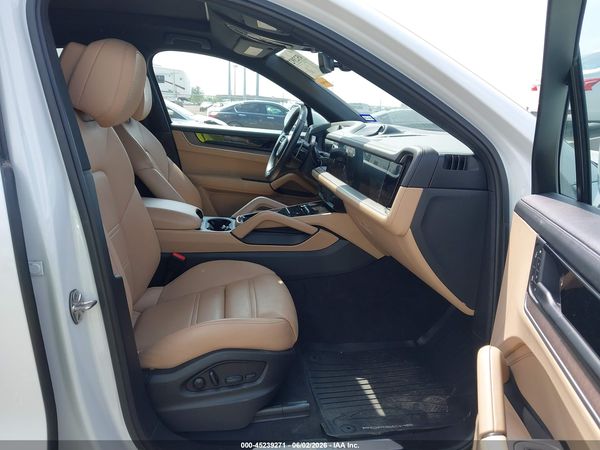 2024 PORSCHE CAYENNE COUPE