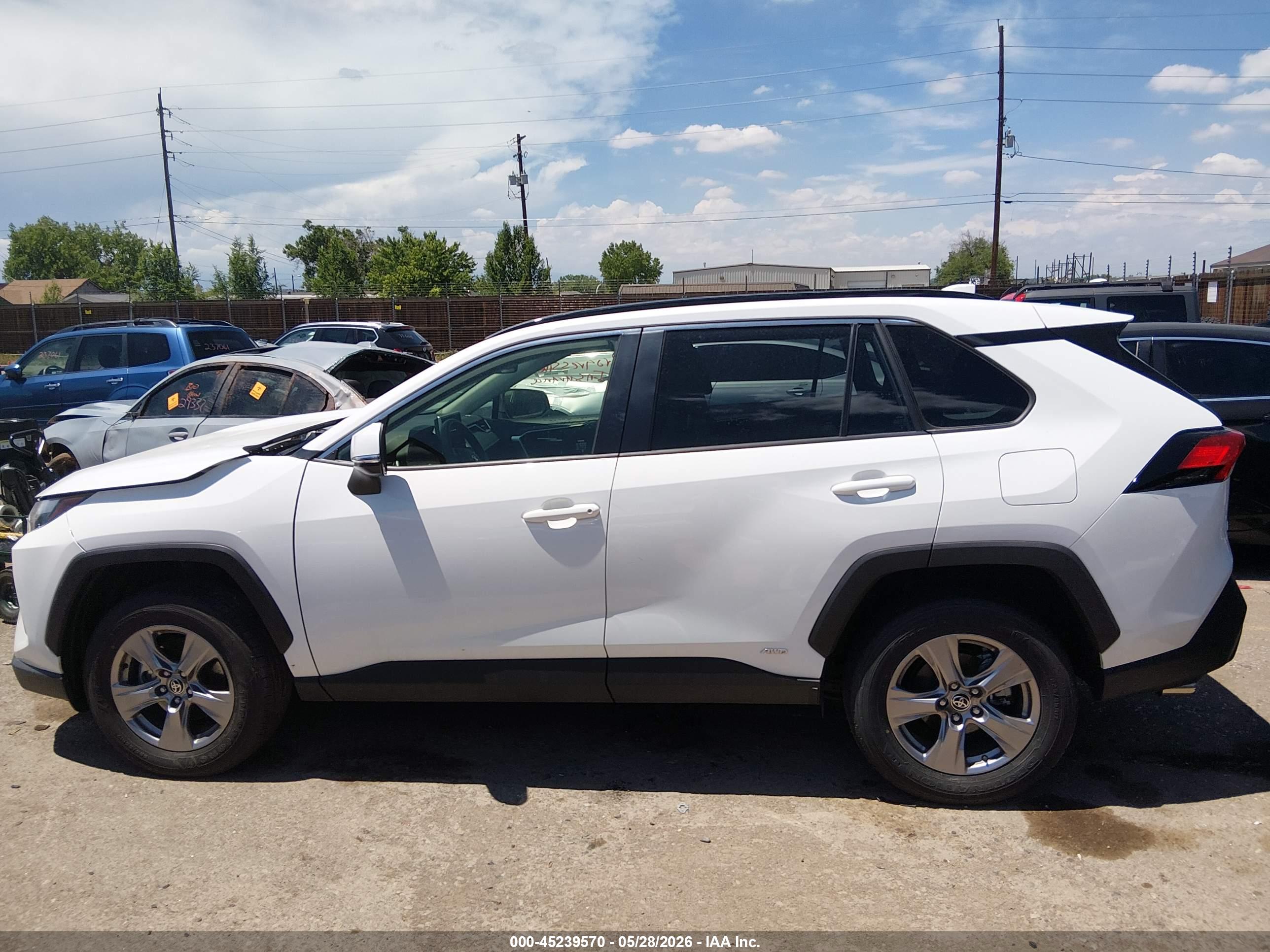 2024 TOYOTA RAV4 HYBRID XLE