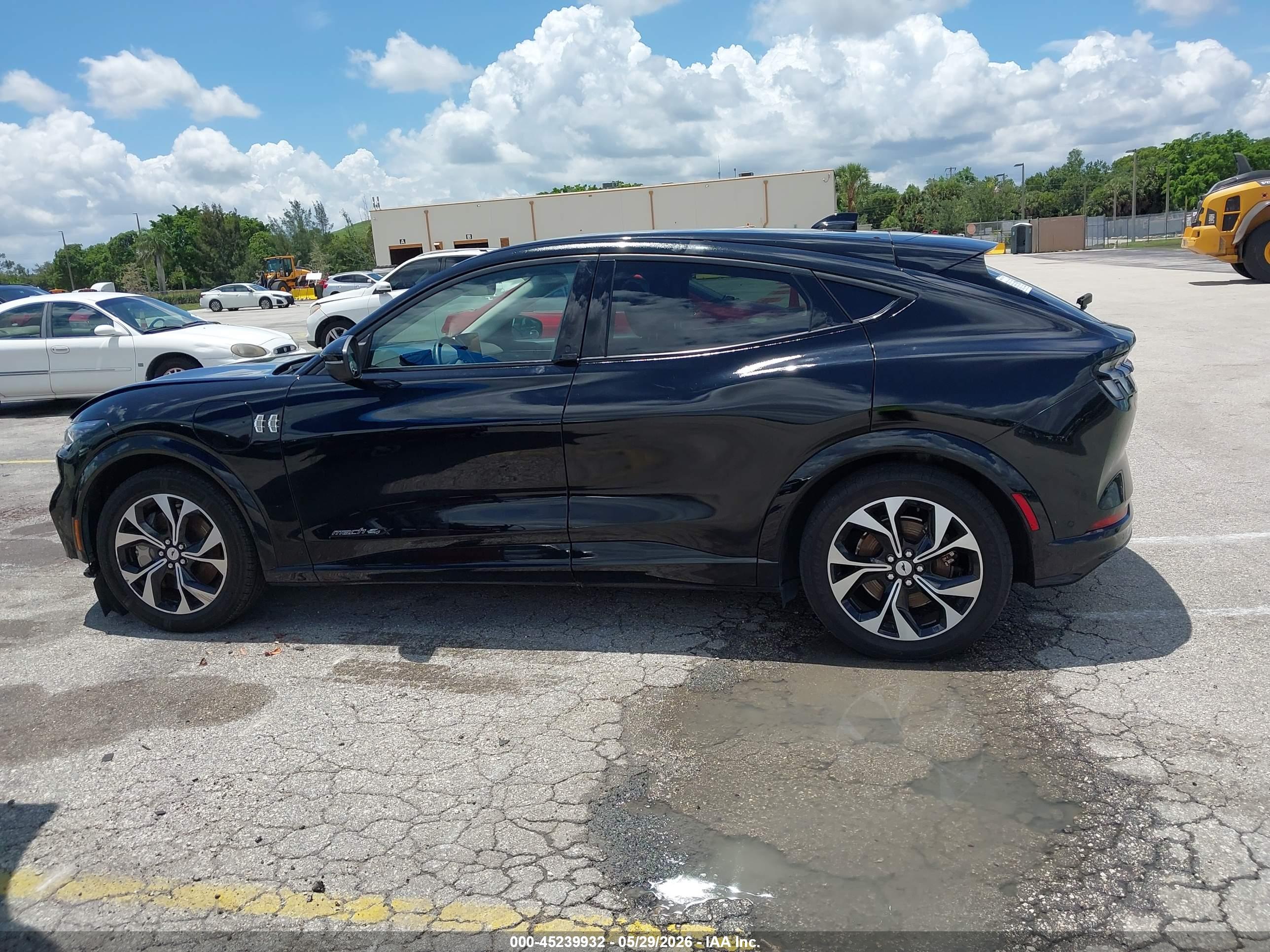 2023 FORD MUSTANG MACH-E PREMIUM