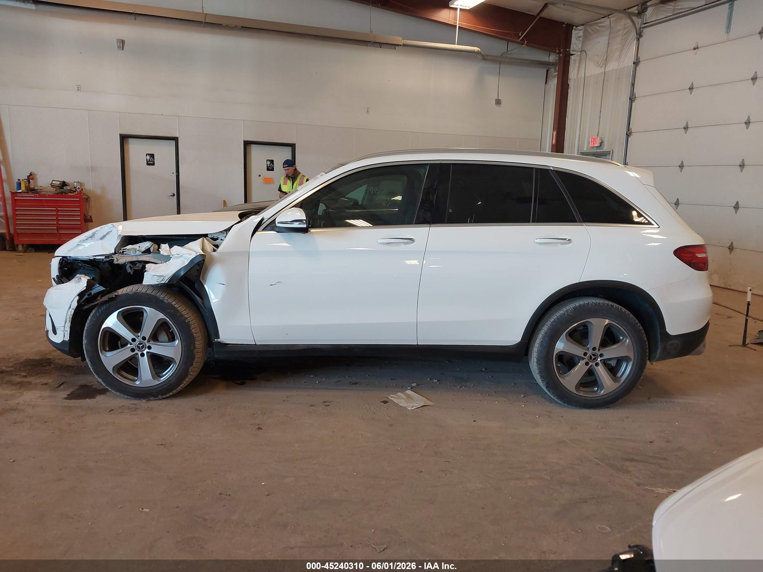 2019 MERCEDES-BENZ GLC 300 4MATIC