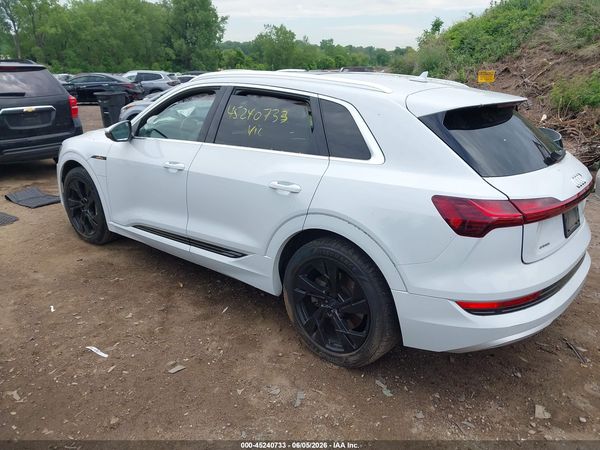 2021 AUDI E-TRON PREMIUM QUATTRO