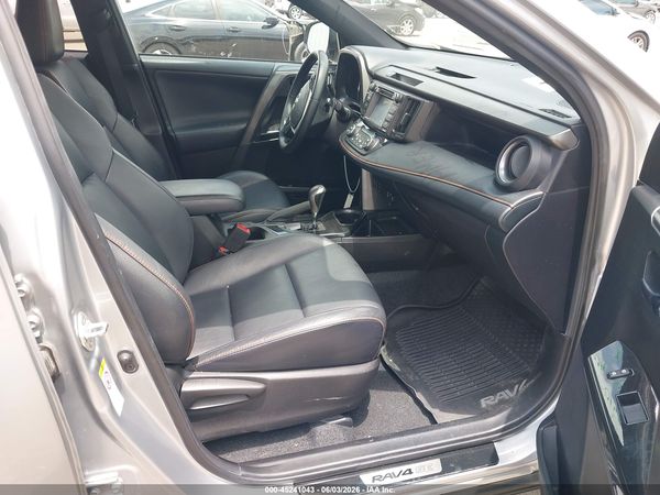 2018 TOYOTA RAV4 SE