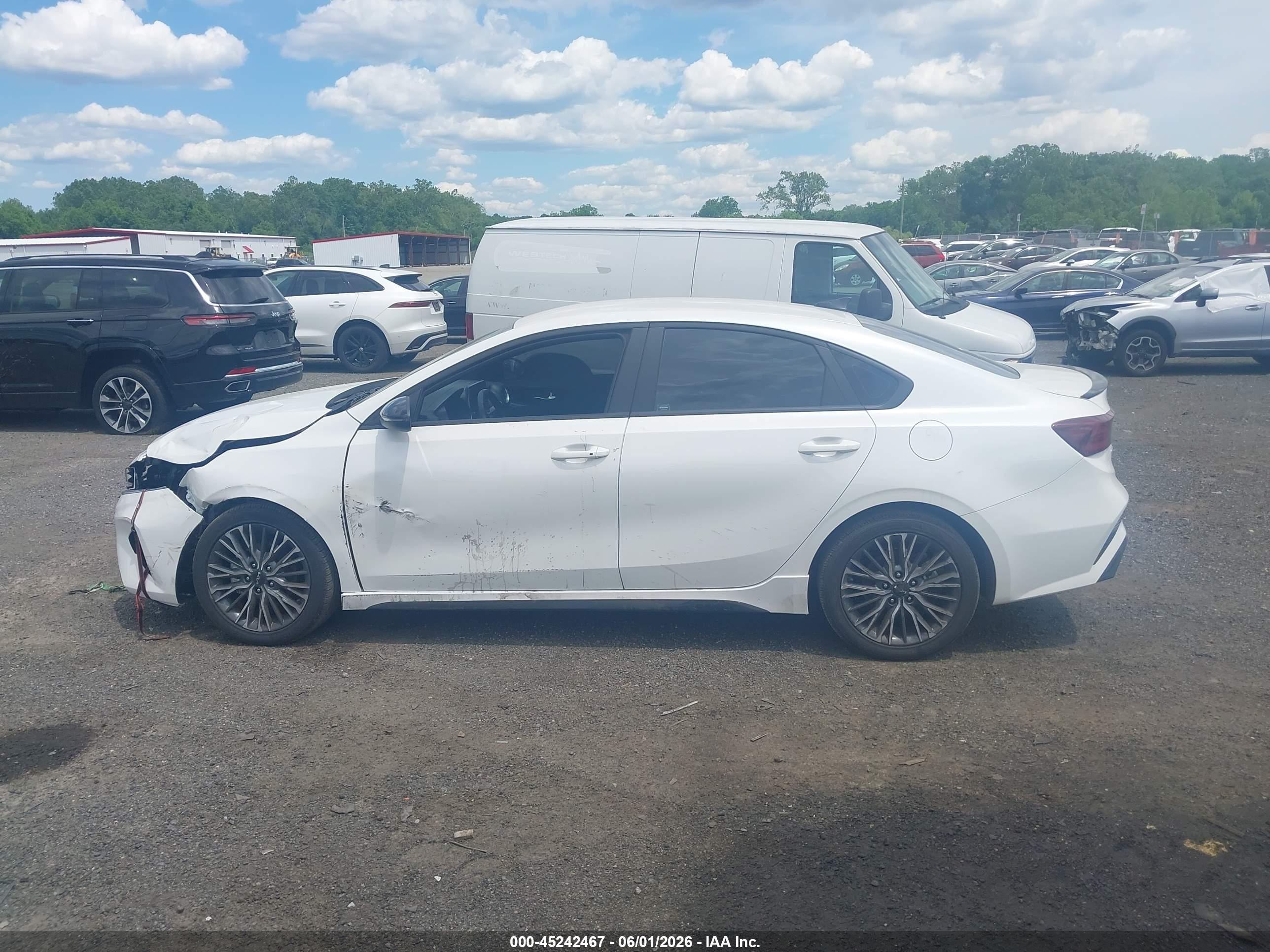 2024 KIA FORTE GT-LINE