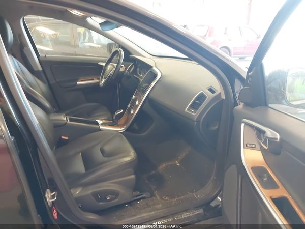 2017 VOLVO XC60 T5 INSCRIPTION