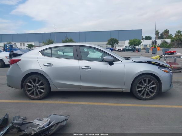 2018 MAZDA MAZDA3 TOURING