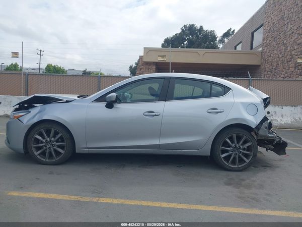 2018 MAZDA MAZDA3 TOURING