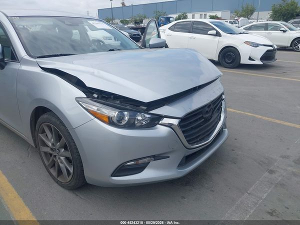 2018 MAZDA MAZDA3 TOURING