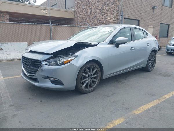 2018 MAZDA MAZDA3 TOURING