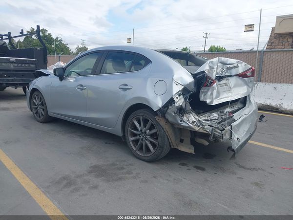 2018 MAZDA MAZDA3 TOURING
