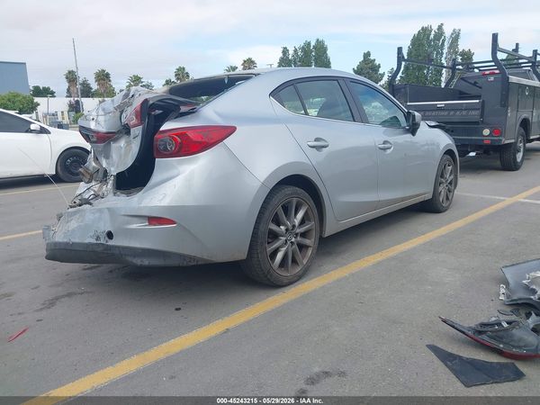 2018 MAZDA MAZDA3 TOURING