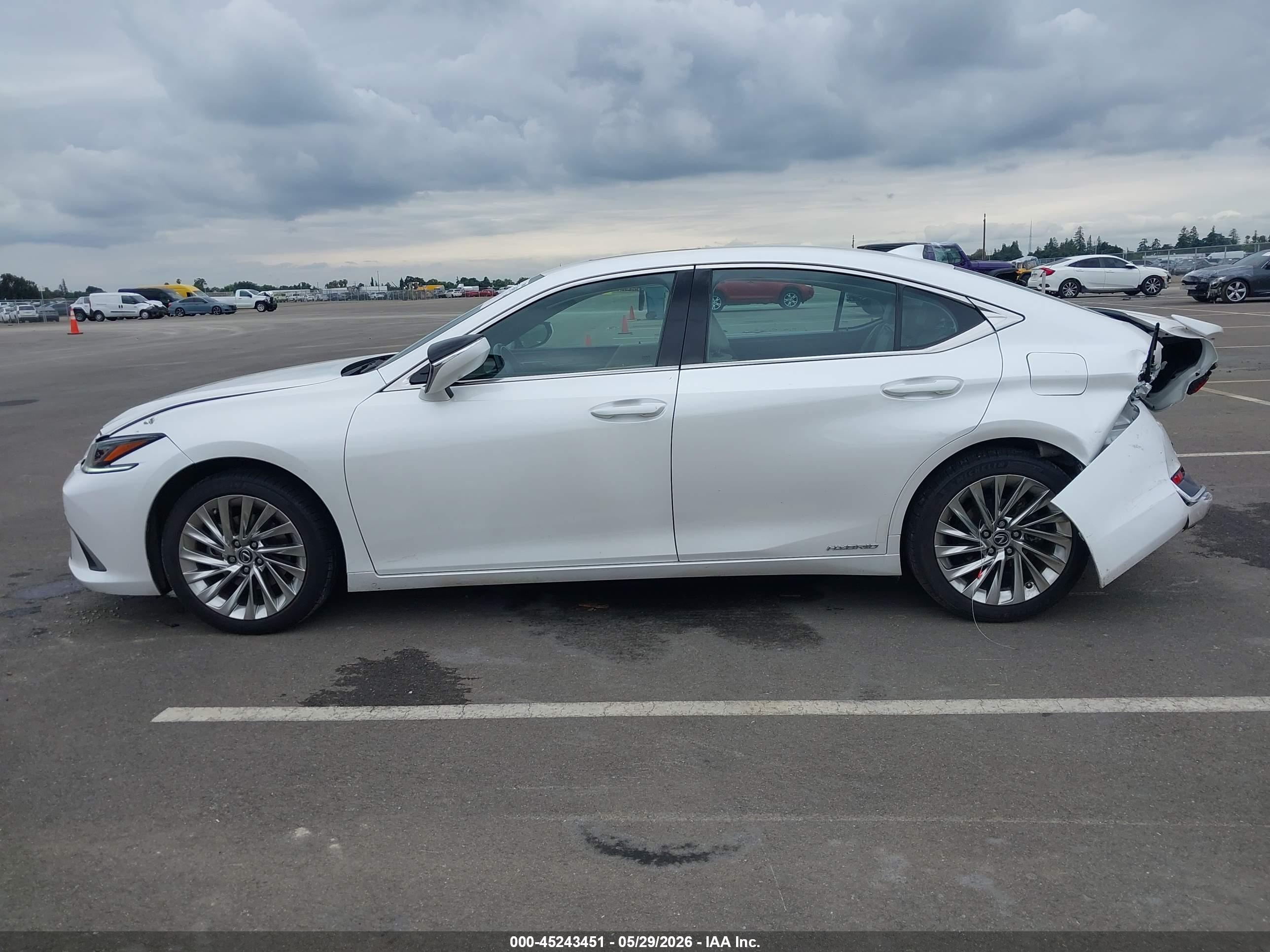 2021 LEXUS ES 300H LUXURY
