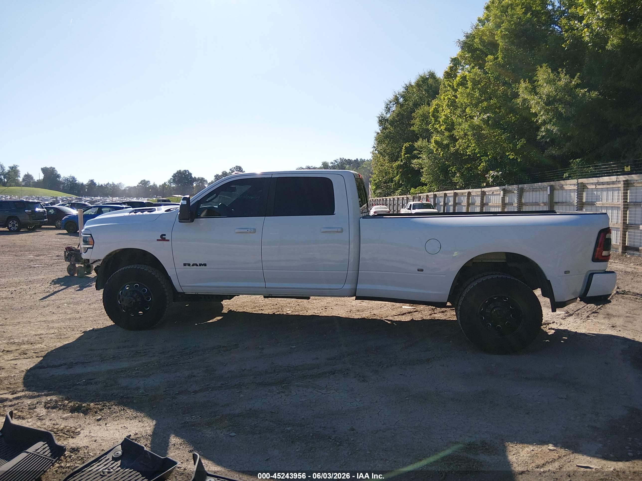 2024 RAM 3500 LARAMIE  4X4 8' BOX