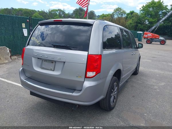 2017 DODGE GRAND CARAVAN SXT — I4