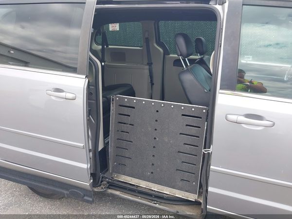2017 DODGE GRAND CARAVAN SXT — I8