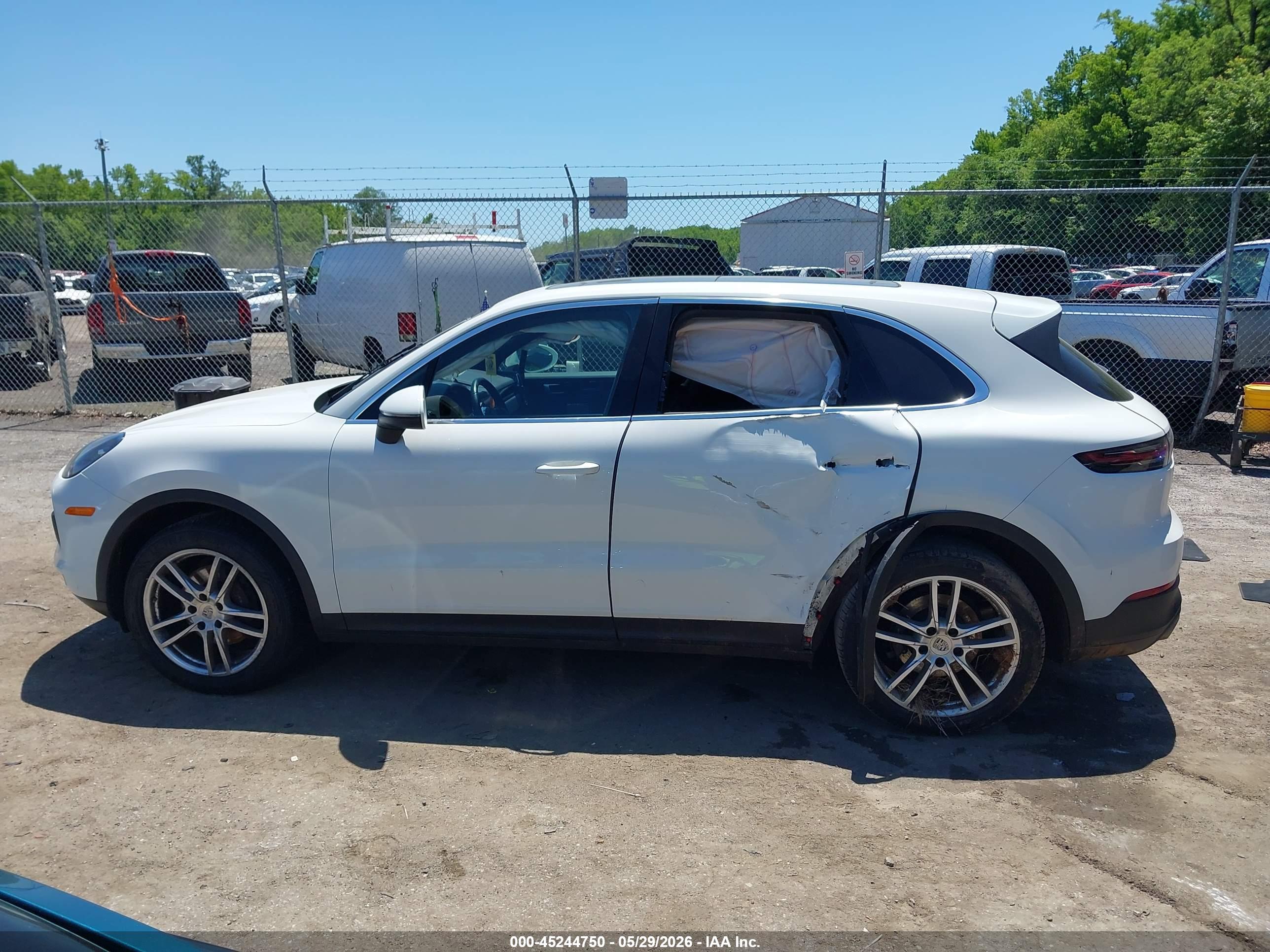 2020 PORSCHE CAYENNE