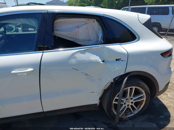 2020 PORSCHE CAYENNE