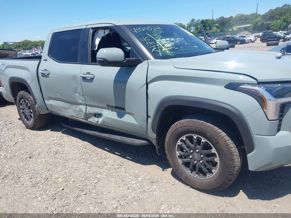 2025 TOYOTA TUNDRA SR5