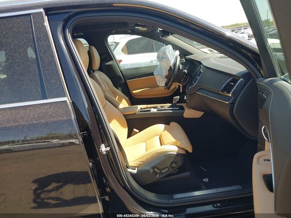 2021 VOLVO XC90