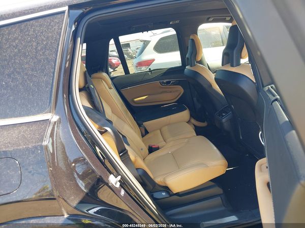 2021 VOLVO XC90