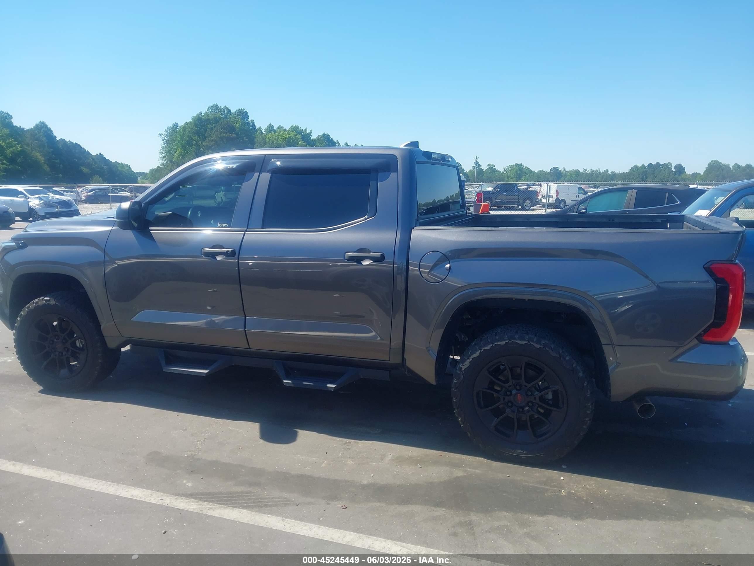2024 TOYOTA TUNDRA SR