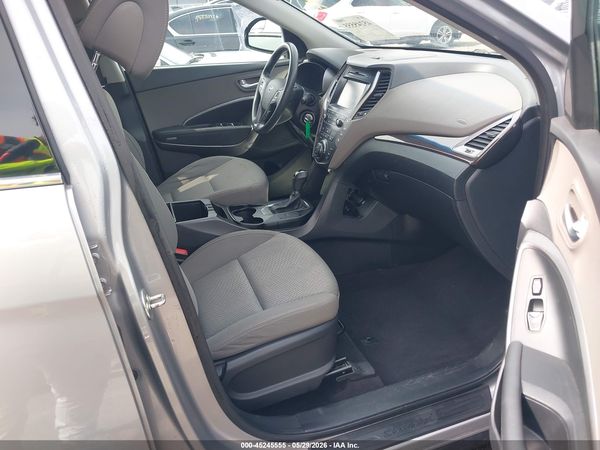 2017 HYUNDAI SANTA FE SE