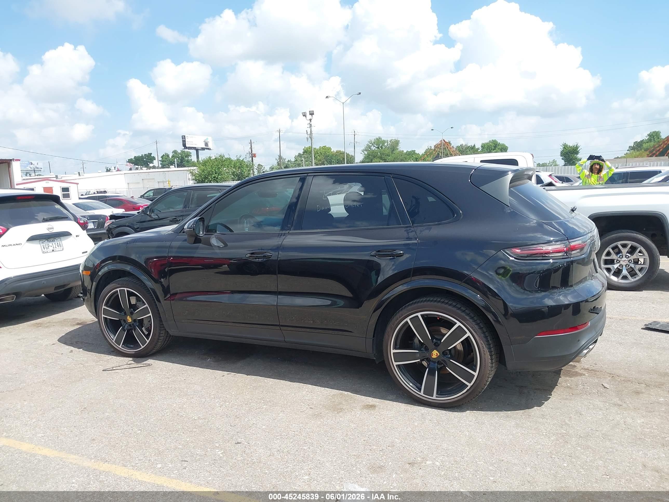 2019 PORSCHE CAYENNE S