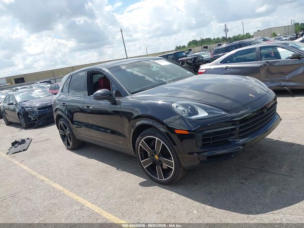 2019 PORSCHE CAYENNE S