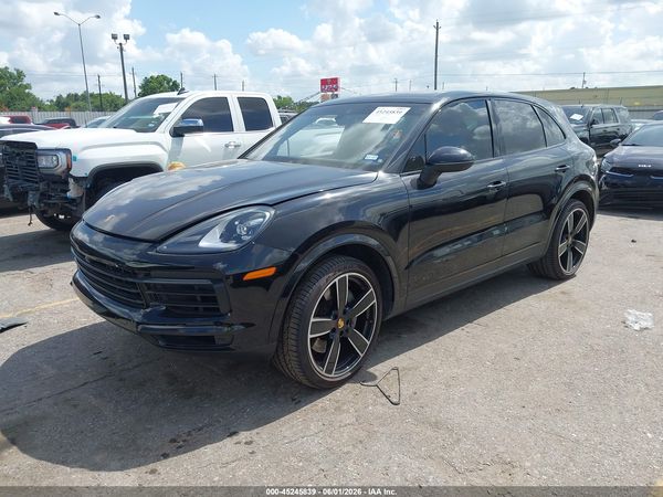 2019 PORSCHE CAYENNE S