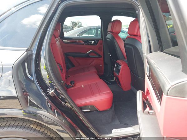 2019 PORSCHE CAYENNE S