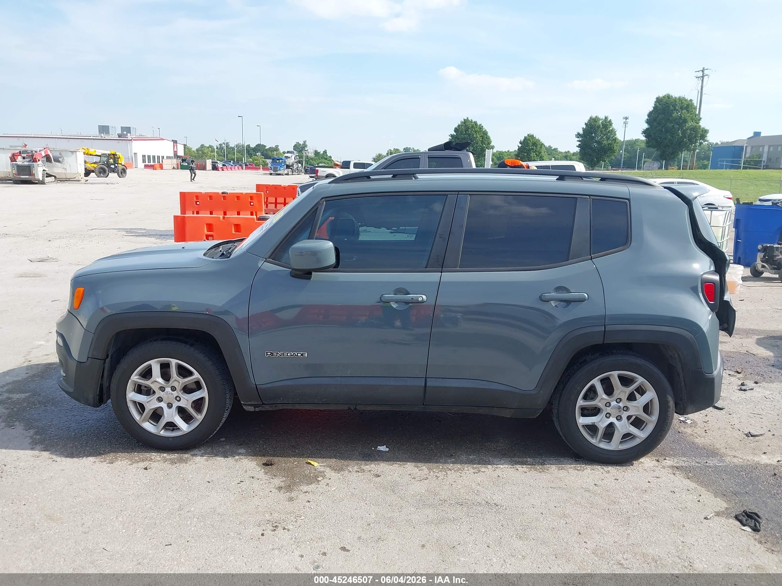 2018 JEEP RENEGADE LATITUDE FWD