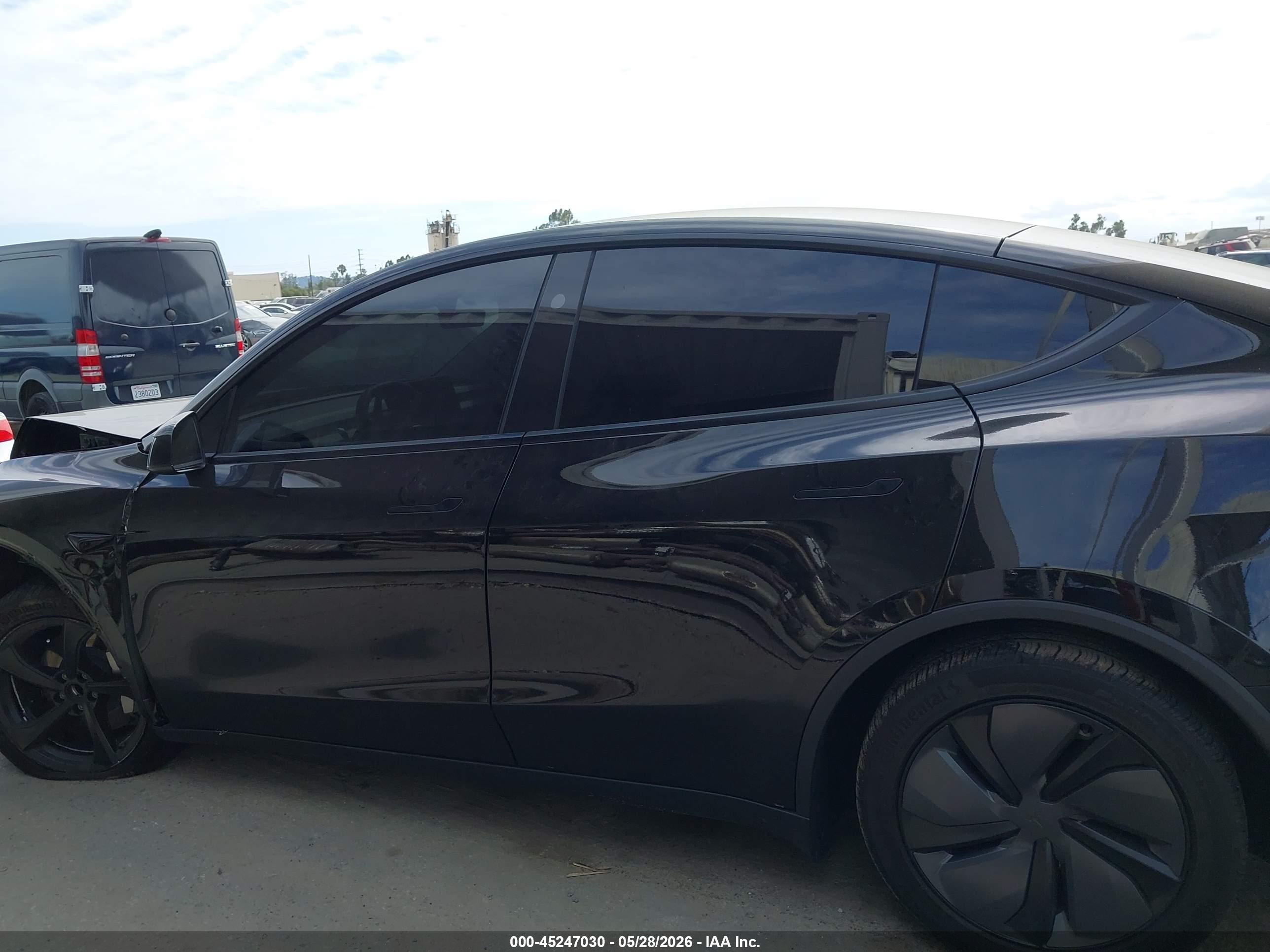 2026 TESLA MODEL Y
