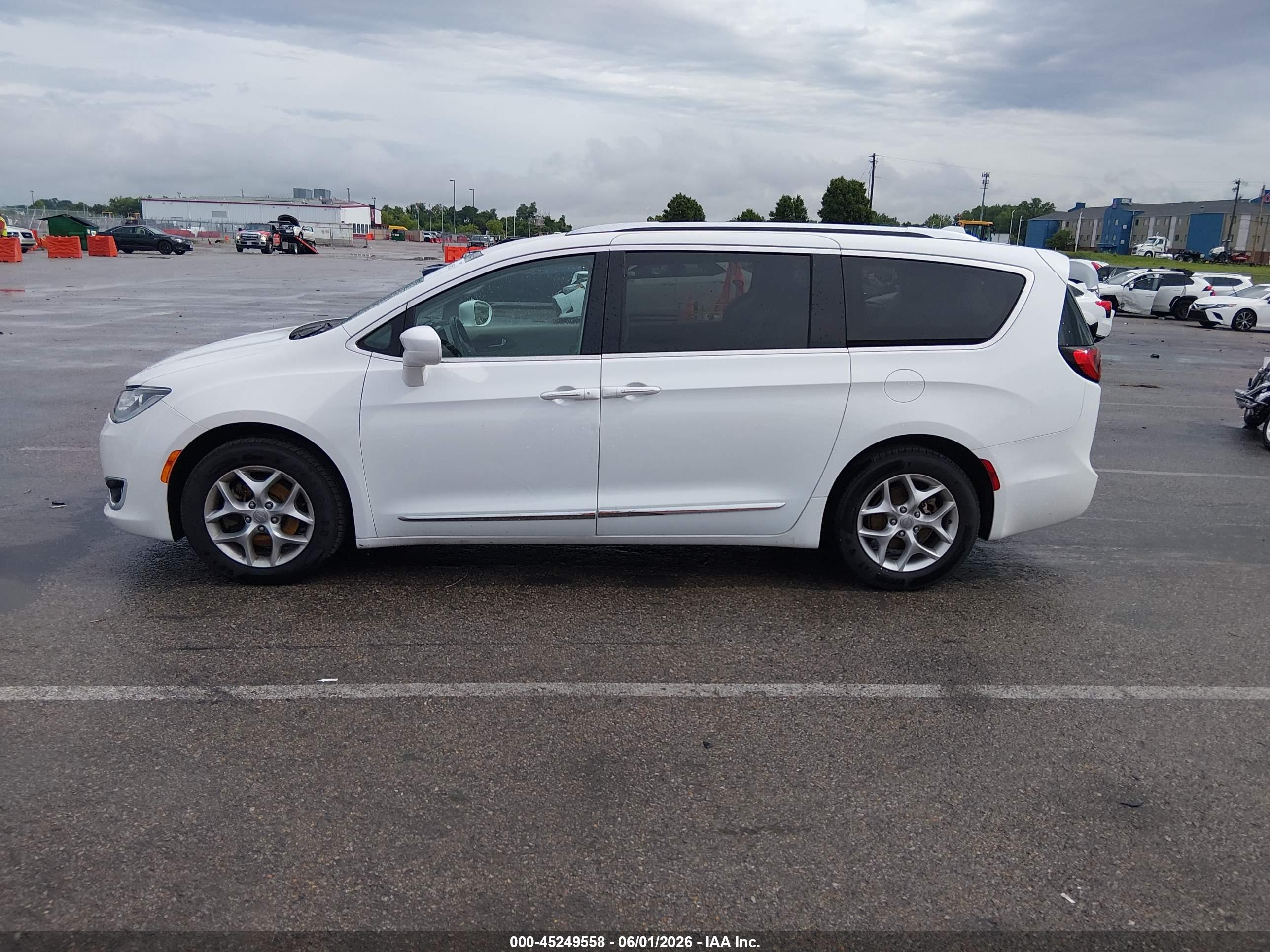 2018 CHRYSLER PACIFICA TOURING L