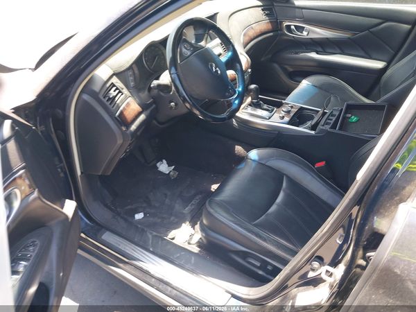 2016 INFINITI Q70H