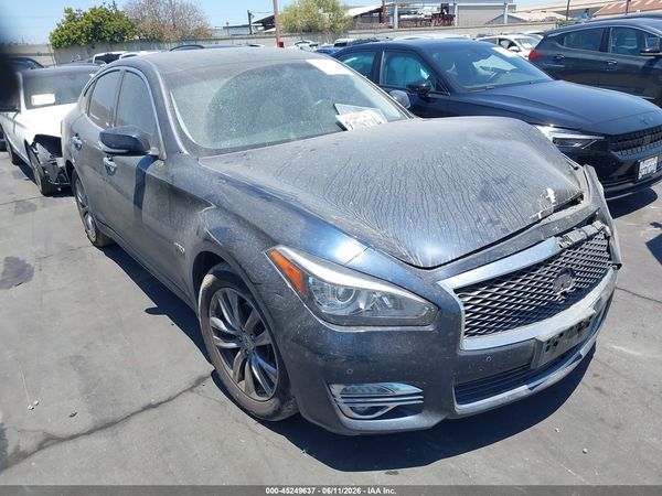 2016 INFINITI Q70H