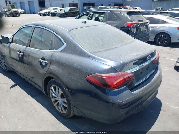 2016 INFINITI Q70H