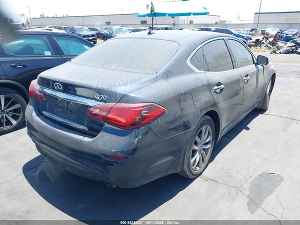 2016 INFINITI Q70H