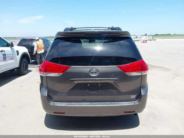 2012 TOYOTA SIENNA XLE 7 PASSENGER