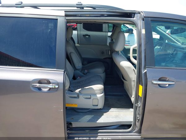2012 TOYOTA SIENNA XLE 7 PASSENGER