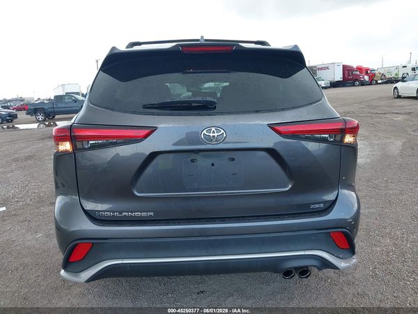 2021 TOYOTA HIGHLANDER XSE